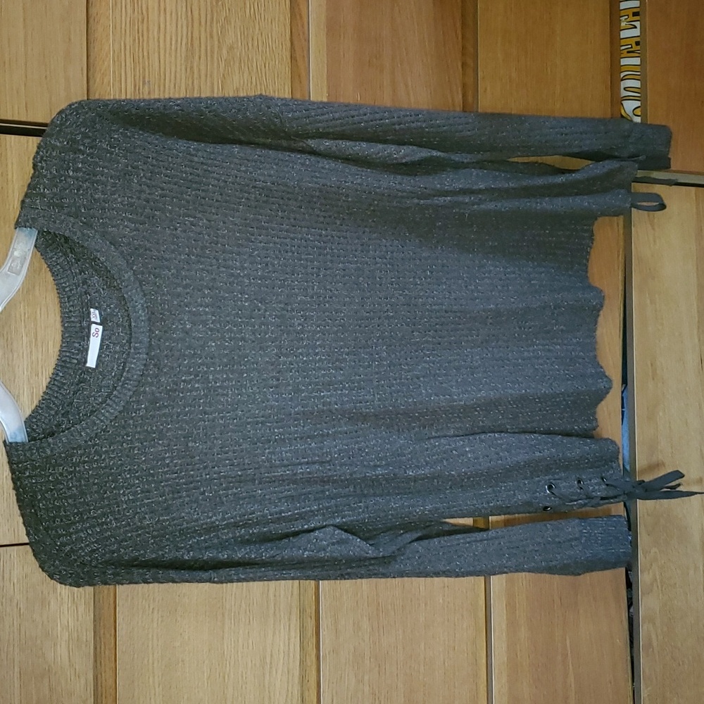 So, long sleeve, xl shirt
